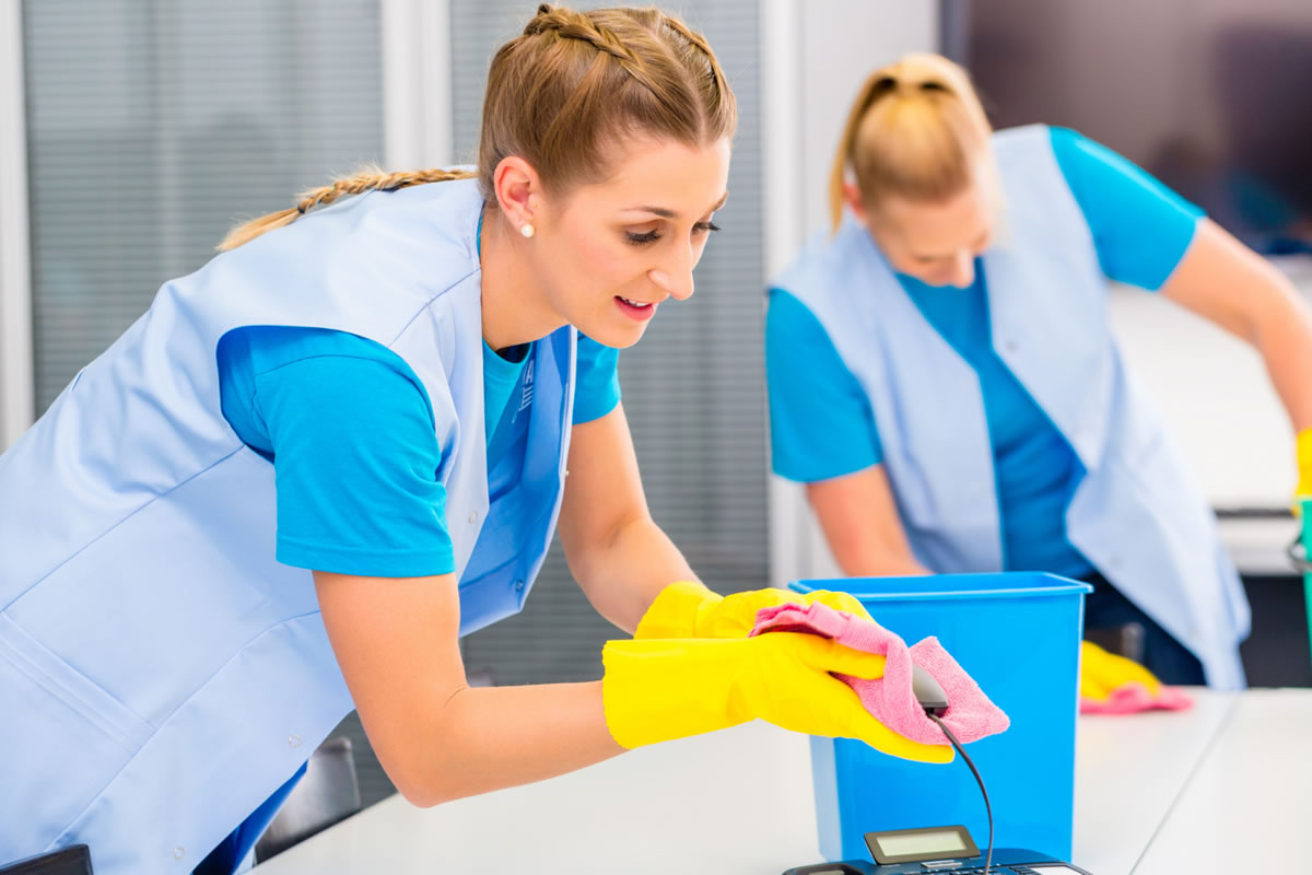 Four Reasons to Hire a Commercial Cleaning Service